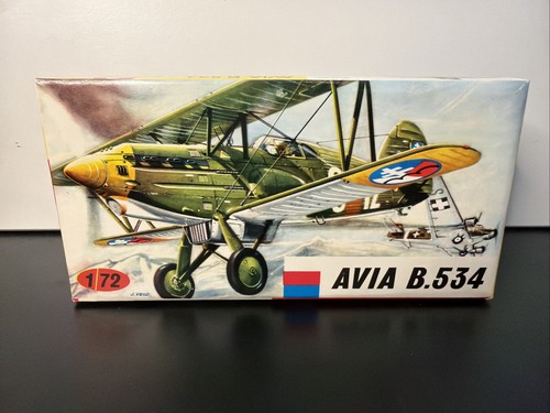 Plastikovy model avia 534 - plastikovy,