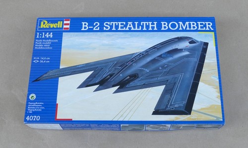 Revell 4070 04070 - 04070, •