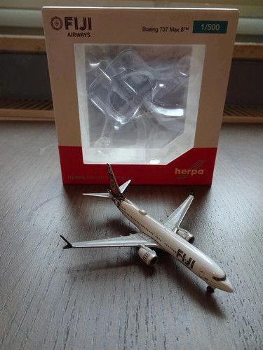 Herpa fiji airways boeing 737 - airways,