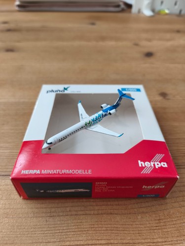 Herpa wings pluna bombardier - herpa,