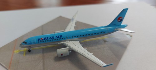 Flugzeugmodell bombardier - flugzeugmodell,